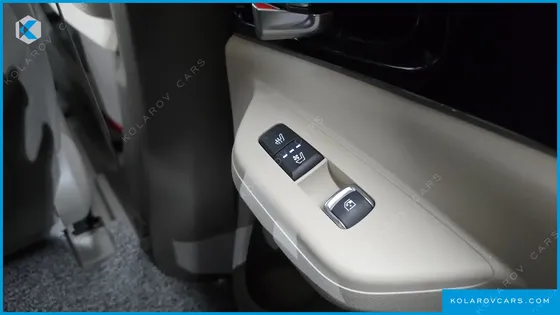 KIA CARNIVAL GASOLINE 7-SEATER HI LIMOUSINE