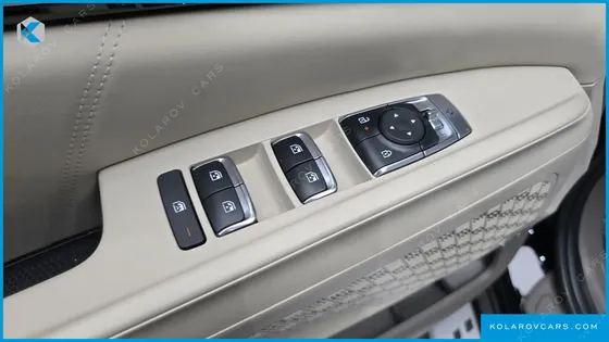 KIA CARNIVAL GASOLINE 7-SEATER HI LIMOUSINE