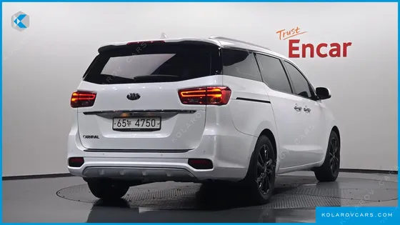 KIA CARNIVAL 9-SEATER PRSTIGE