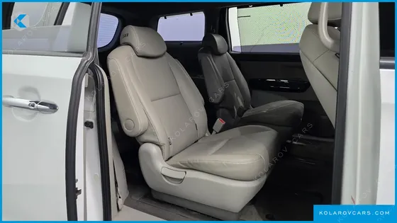KIA CARNIVAL 9-SEATER PRSTIGE