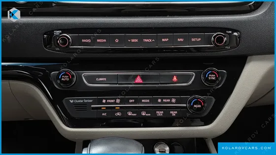 KIA CARNIVAL 9-SEATER PRSTIGE