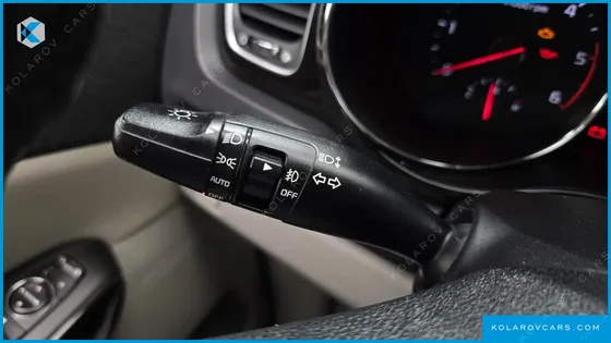 KIA CARNIVAL 9-SEATER PRSTIGE