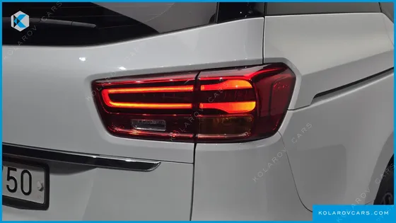 KIA CARNIVAL 9-SEATER PRSTIGE