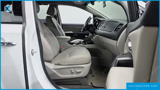 KIA CARNIVAL 9-SEATER PRSTIGE