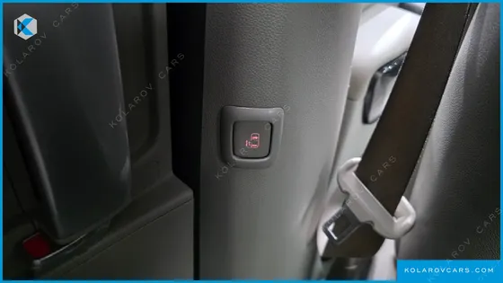 KIA CARNIVAL 9-SEATER PRSTIGE