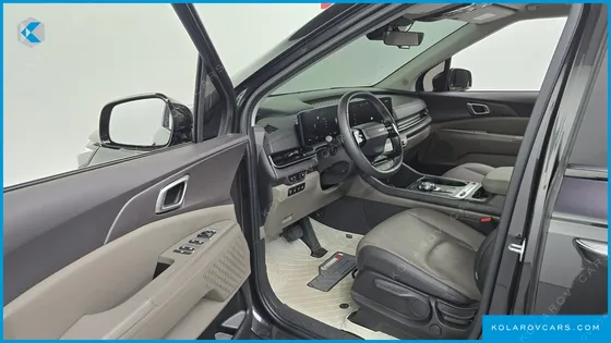 KIA CARNIVAL GASOLINE 9-SEATER PRESTIGE