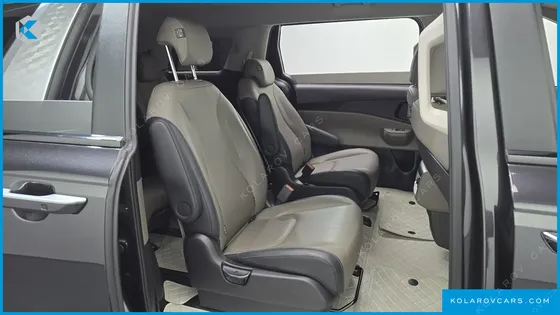 KIA CARNIVAL GASOLINE 9-SEATER PRESTIGE