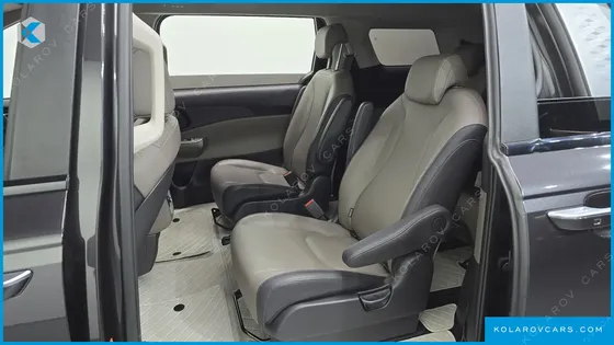KIA CARNIVAL GASOLINE 9-SEATER PRESTIGE