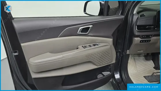 KIA CARNIVAL GASOLINE 9-SEATER PRESTIGE
