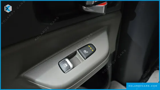 KIA CARNIVAL GASOLINE 9-SEATER PRESTIGE