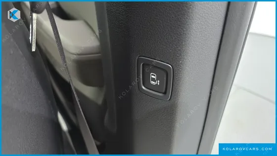 KIA CARNIVAL GASOLINE 9-SEATER PRESTIGE