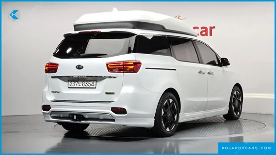 KIA CARNIVAL 7-SEATER HI-LIMOUSINE