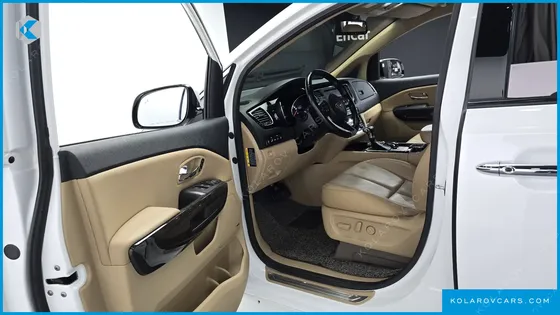 KIA CARNIVAL 7-SEATER HI-LIMOUSINE
