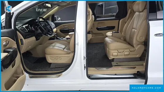 KIA CARNIVAL 7-SEATER HI-LIMOUSINE