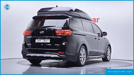 KIA CARNIVAL GASOLINE 7-SEATER HI-LIMOUSINE