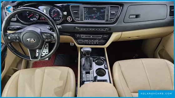 KIA CARNIVAL GASOLINE 7-SEATER HI-LIMOUSINE