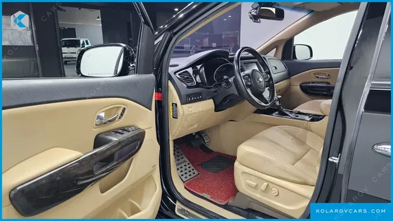KIA CARNIVAL GASOLINE 7-SEATER HI-LIMOUSINE