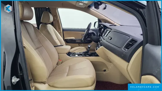 KIA CARNIVAL GASOLINE 7-SEATER HI-LIMOUSINE