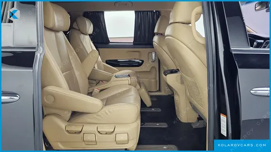 KIA CARNIVAL GASOLINE 7-SEATER HI-LIMOUSINE