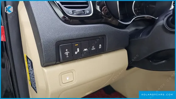 KIA CARNIVAL GASOLINE 7-SEATER HI-LIMOUSINE