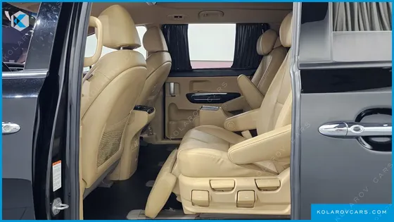 KIA CARNIVAL GASOLINE 7-SEATER HI-LIMOUSINE