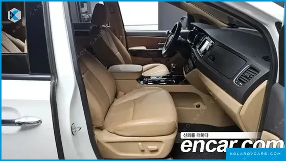 KIA CARNIVAL 7-SEATER LIMOUSINE