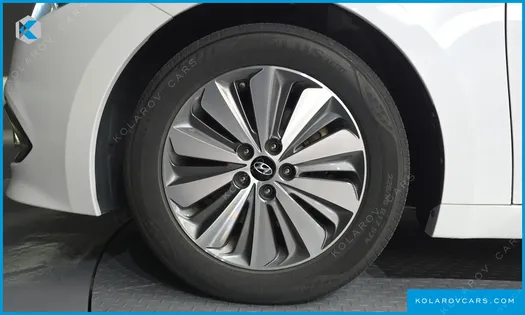 HYUNDAI GRANDEUR PREMIUM COLLECTION