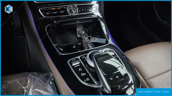 MERCEDES E-CLASS E300 4MATIC AMG LINE