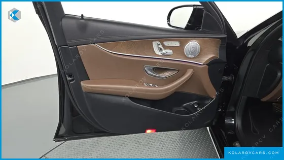 MERCEDES E-CLASS E300E 4MATIC EXCLUSIVE
