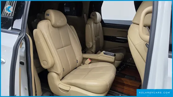 KIA CARNIVAL GASOLINE 9-SEATER HI-LIMOUSINE