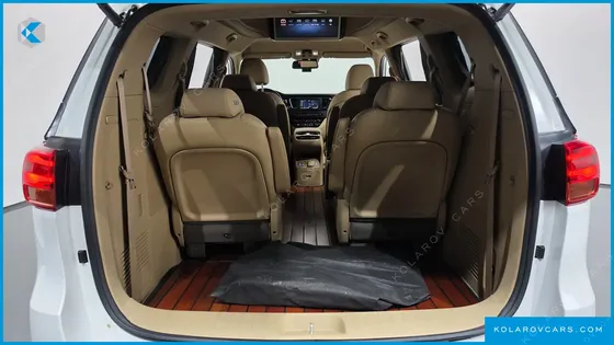 KIA CARNIVAL GASOLINE 9-SEATER HI-LIMOUSINE