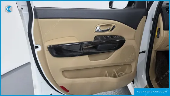 KIA CARNIVAL GASOLINE 9-SEATER HI-LIMOUSINE