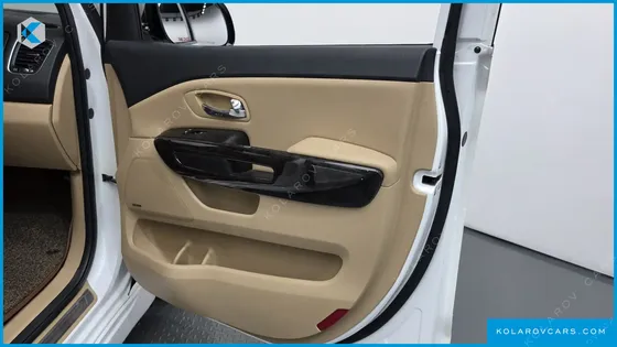 KIA CARNIVAL GASOLINE 9-SEATER HI-LIMOUSINE