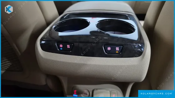 KIA CARNIVAL GASOLINE 9-SEATER HI-LIMOUSINE