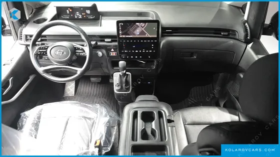 HYUNDAI STARIA 4WD TOURER 9-SEATER