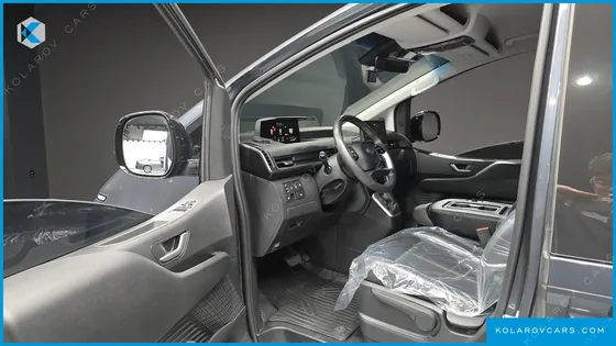 HYUNDAI STARIA 4WD TOURER 9-SEATER
