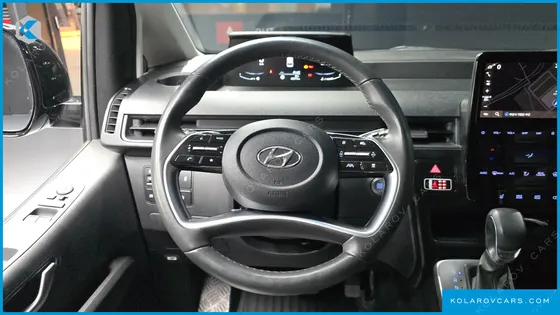 HYUNDAI STARIA 4WD TOURER 9-SEATER