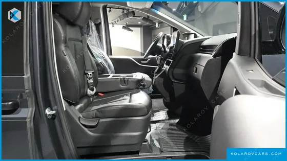 HYUNDAI STARIA 4WD TOURER 9-SEATER
