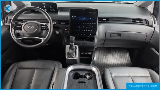 HYUNDAI STARIA CARGO 5-SEATER