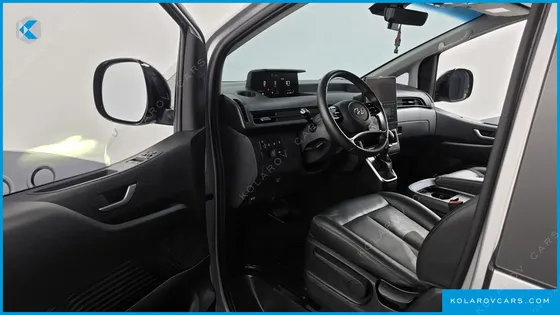 HYUNDAI STARIA CARGO 5-SEATER