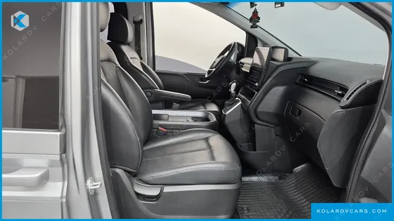 HYUNDAI STARIA CARGO 5-SEATER