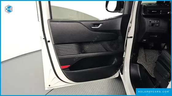 HYUNDAI STARIA CARGO 3-SEATER