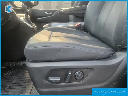 HYUNDAI STARIA L3.5 CARGO 5-SEATER