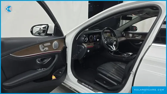 MERCEDES E-CLASS E300 4MATIC EXCLUSIVE