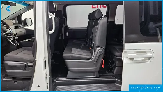 HYUNDAI STARIA TOURER 11-SEATER