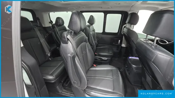 HYUNDAI STARIA 4WD LOUNGE 9-SEATER