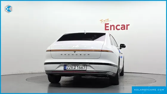 HYUNDAI GRANDEUR PREMIUM