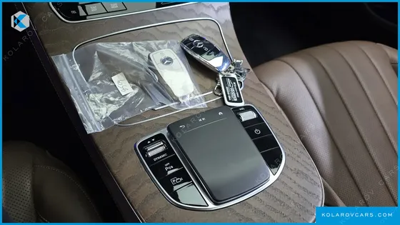 MERCEDES E-CLASS E300E 4MATIC EXCLUSIVE