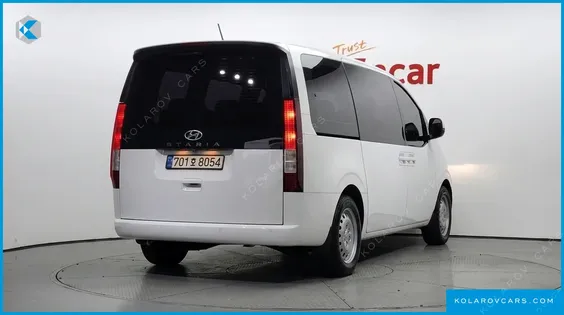 HYUNDAI STARIA TOURER 11-SEATER