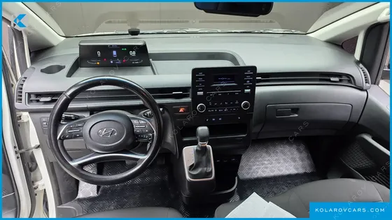 HYUNDAI STARIA TOURER 11-SEATER